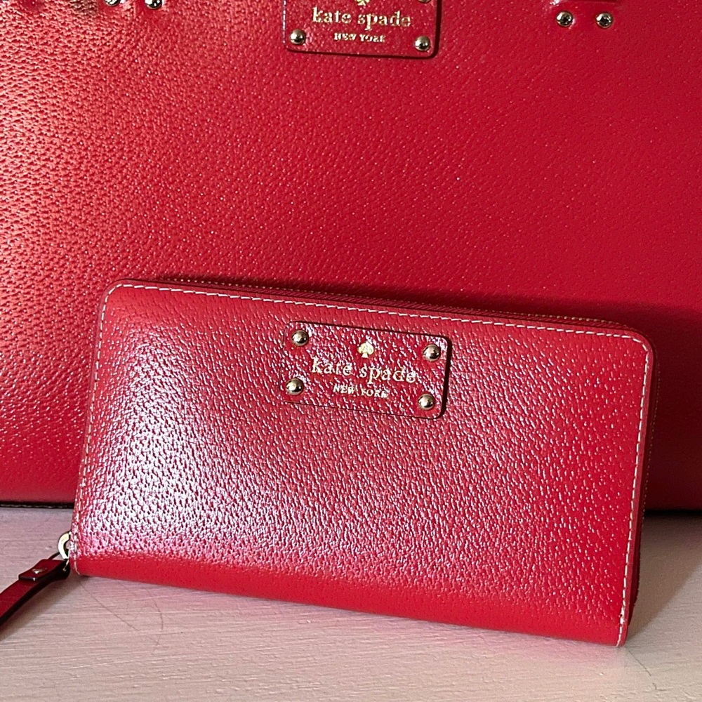 NWOT -  KATE SPADE♠️ New York Cow Leather Wallet